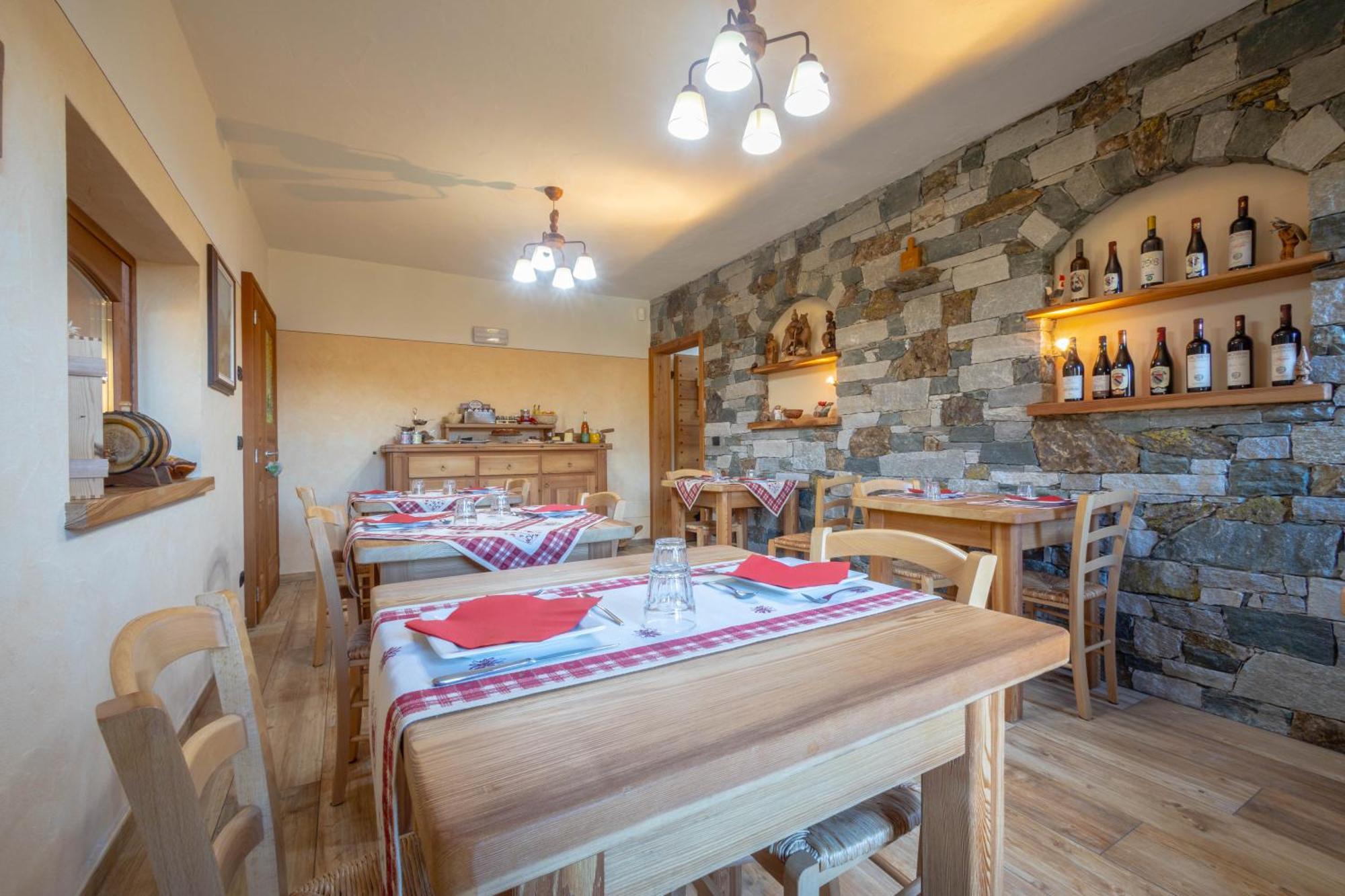 Le Coin Des Melezes - Nature & Trek - Camere In Baita Di Montagna Brusson Buitenkant foto