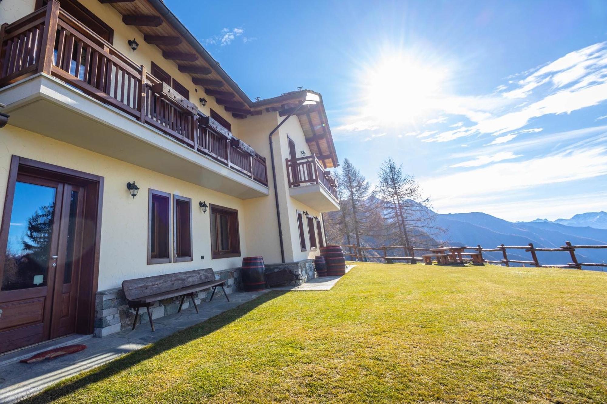 Le Coin Des Melezes - Nature & Trek - Camere In Baita Di Montagna Brusson Buitenkant foto