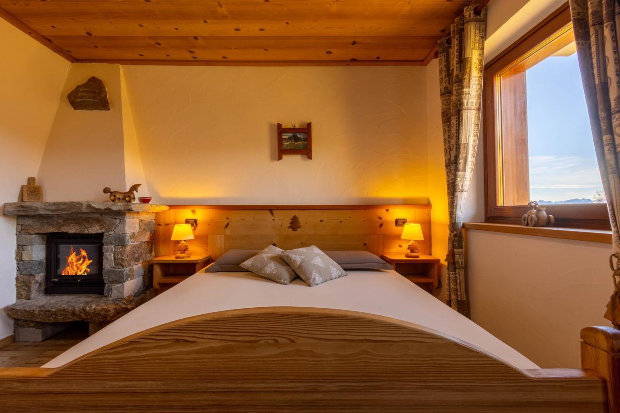 Le Coin Des Melezes - Nature & Trek - Camere In Baita Di Montagna Brusson Buitenkant foto