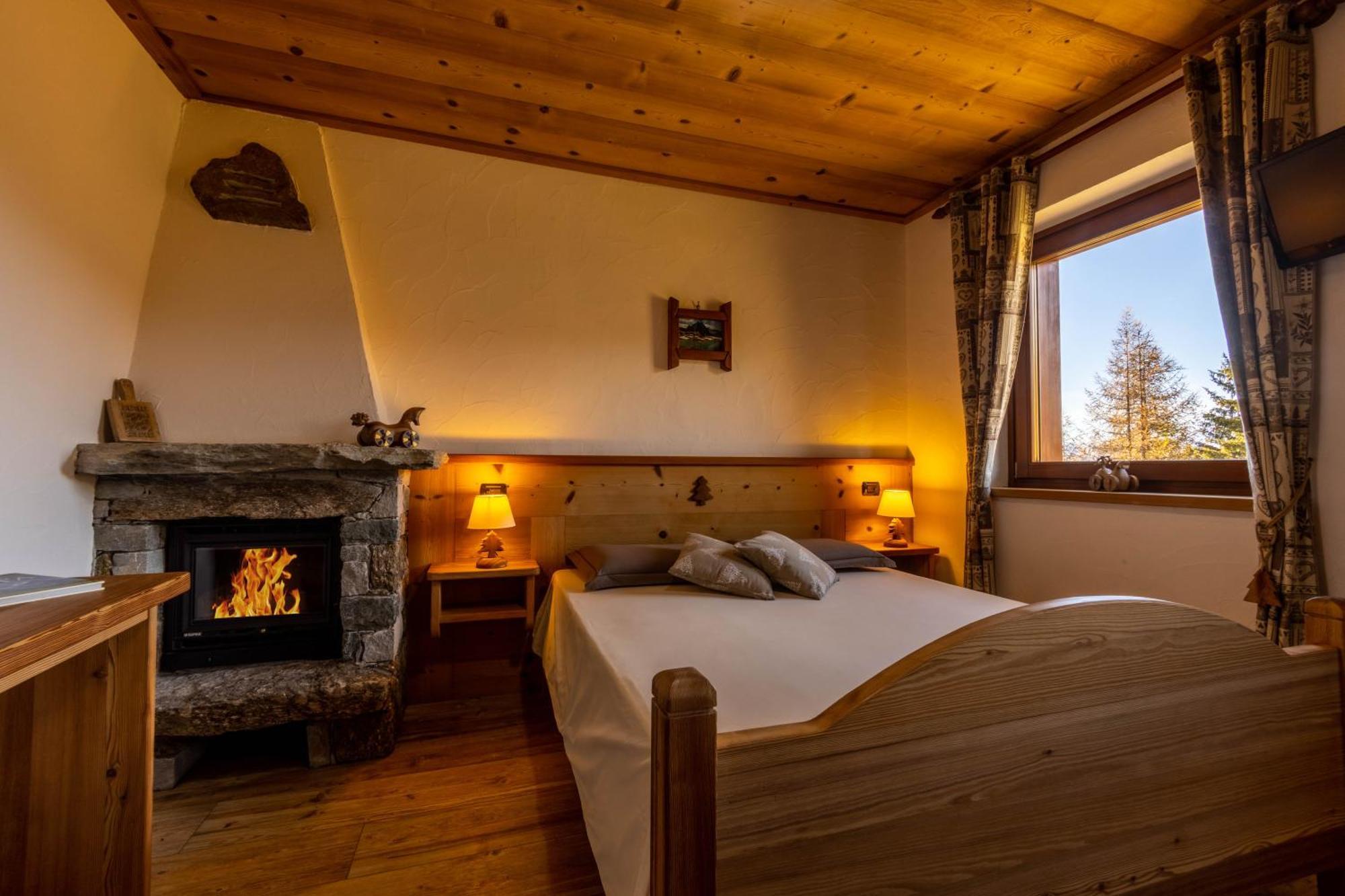 Le Coin Des Melezes - Nature & Trek - Camere In Baita Di Montagna Brusson Buitenkant foto