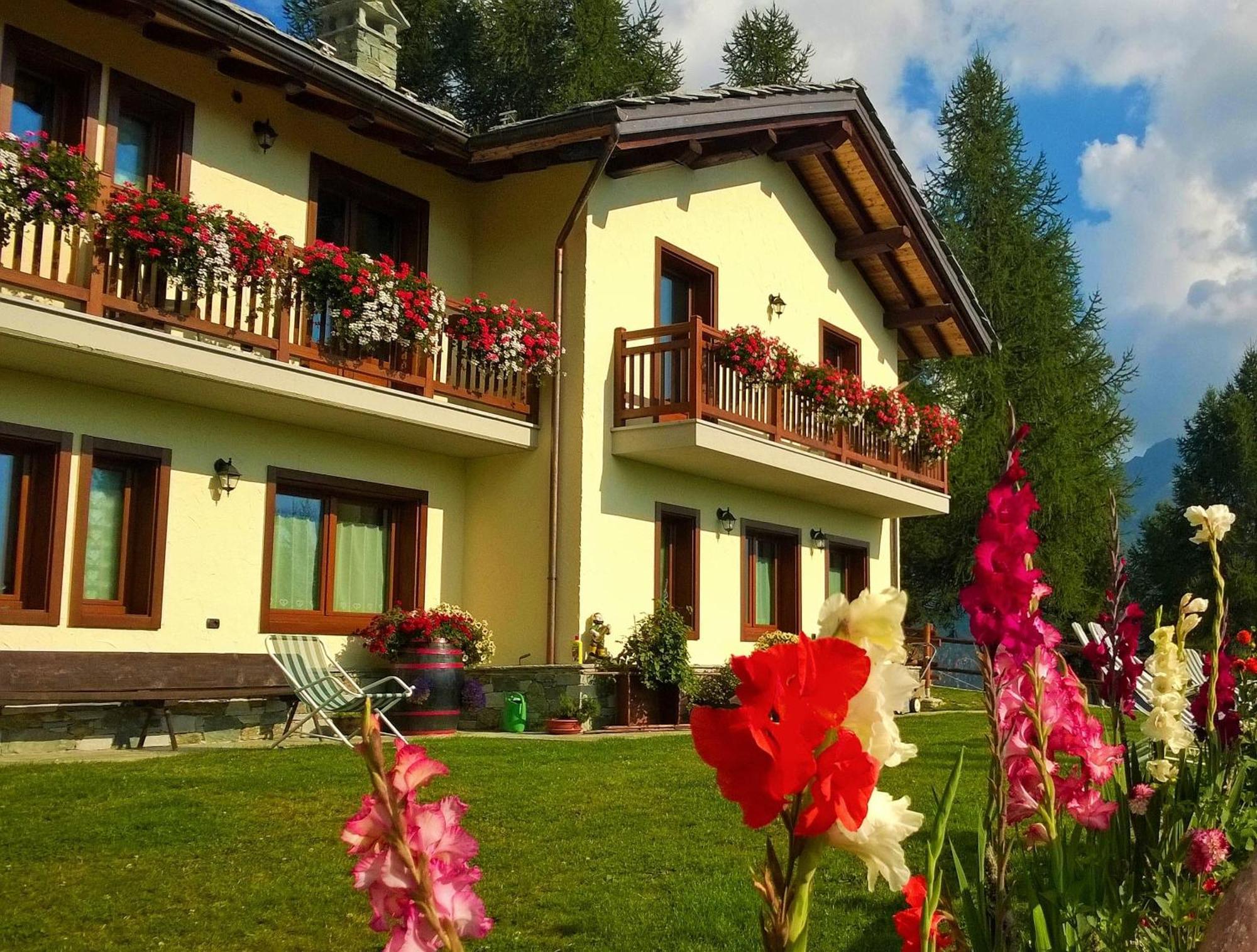 Le Coin Des Melezes - Nature & Trek - Camere In Baita Di Montagna Brusson Buitenkant foto
