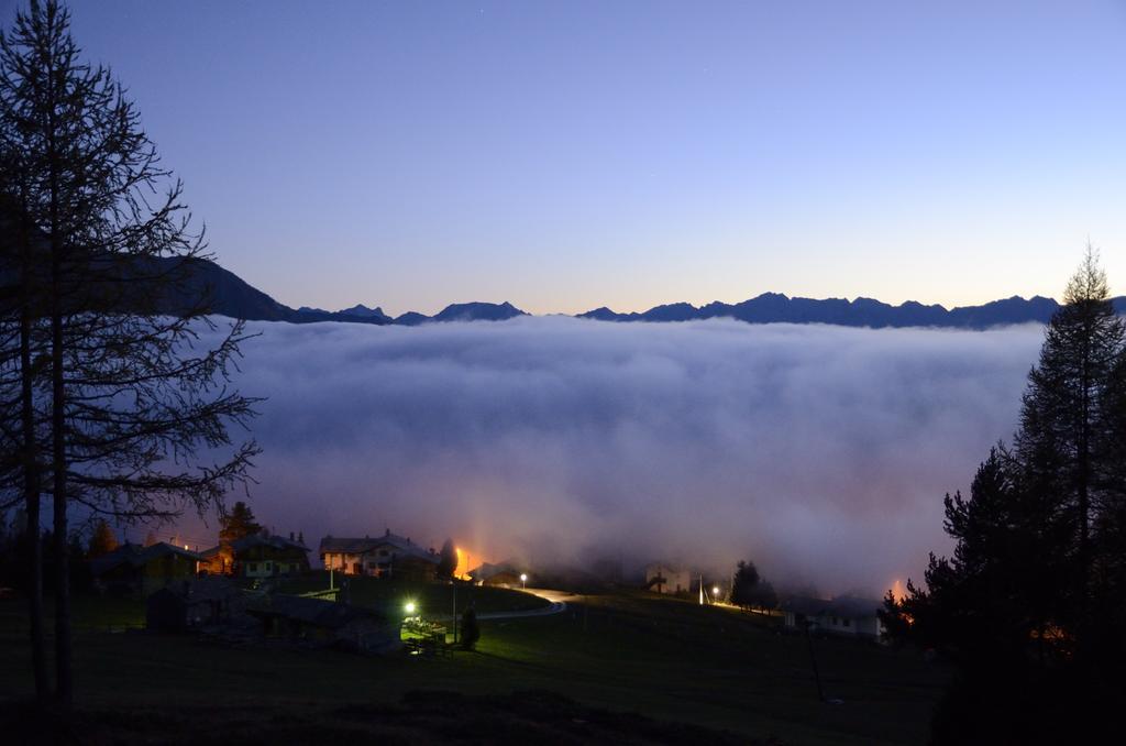 Le Coin Des Melezes - Nature & Trek - Camere In Baita Di Montagna Brusson Buitenkant foto